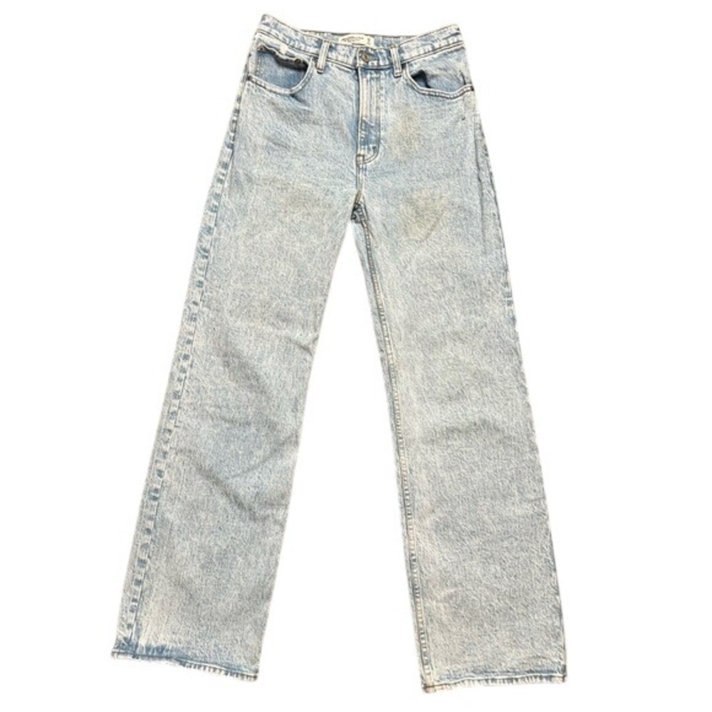 Abercrombie & Fitch Light Wash women's Straight Jeans‎